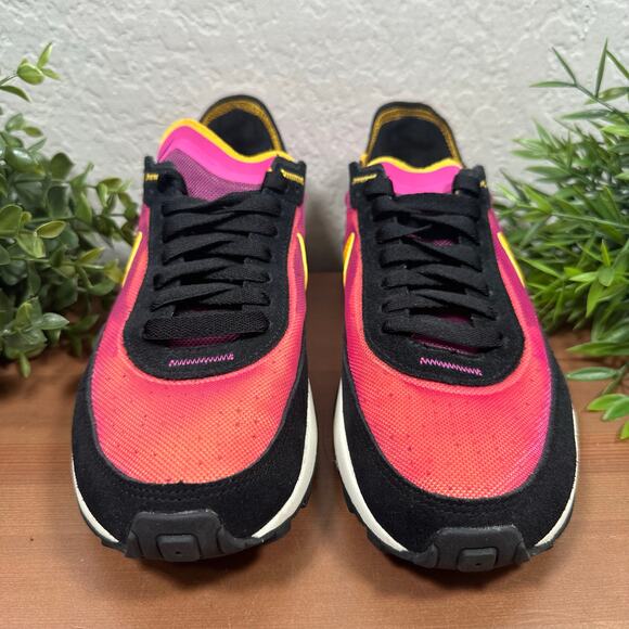 Nike Men\'s Waffle One Active Fuchsia Shoes Size 6.5 main image 4